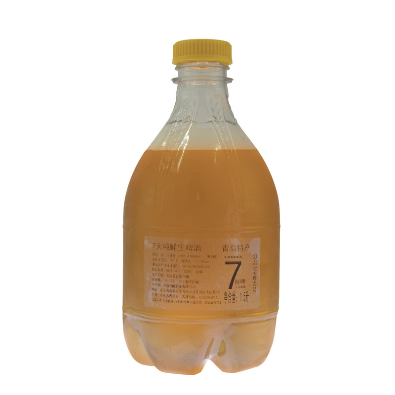 1.5升鲜生扎啤纯生啤酒青岛产地