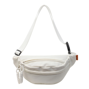 单肩斜挎包2025新款户外运动腰包女小众百搭胸包简约大气女斜挎包