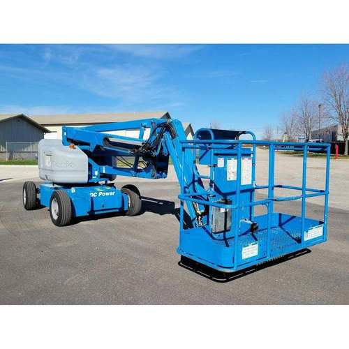 自行液压曲臂升降平台高空作业登高工程电动曲臂升降平台厂家供应