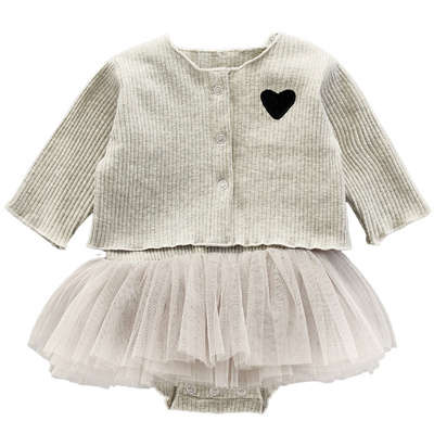 春秋婴儿爱心绣花哈衣裙套装