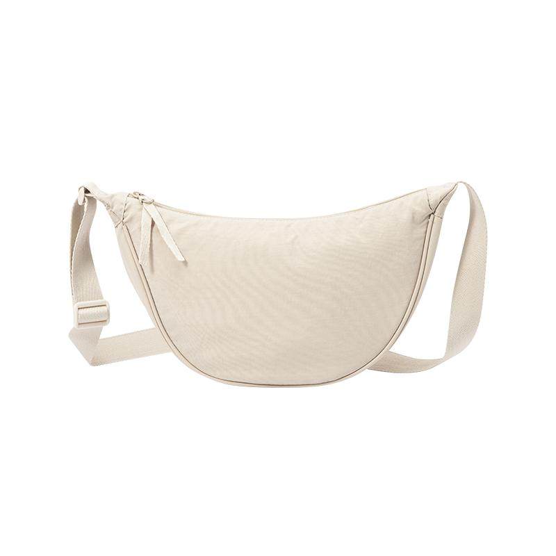 森马包包斜挎包女2025新款胸包马卡龙色饺子包日系简约腰包单肩包