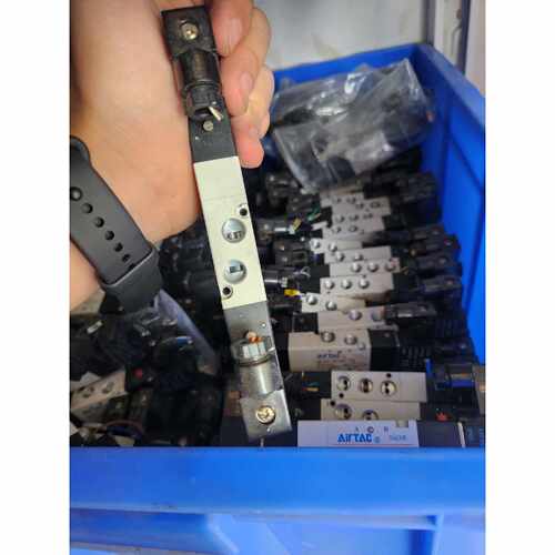 议价亚德客电磁阀4V130C06DC24V批量闲置成色维修