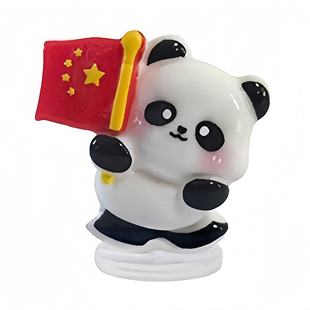 新款祝福熊猫摇头五星红旗汽车摆件车载中控台办公桌面减压装饰品