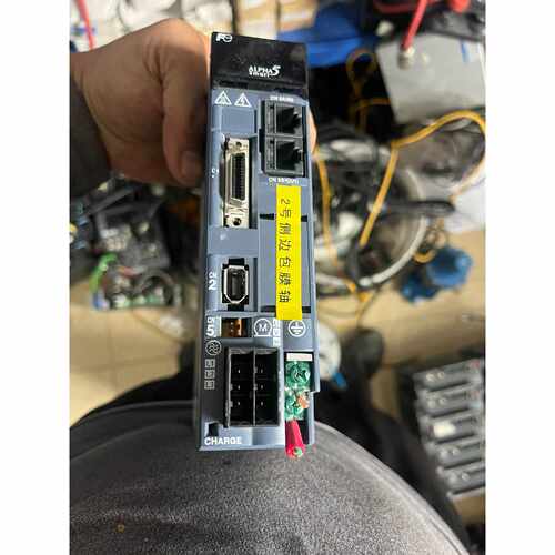 询价驱动器RYH401F5-VV2 400W，成色新新，功能