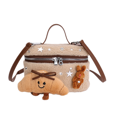 毛绒斜挎包女2025新款百搭小包包时尚化妆包单肩包手提手机包休闲