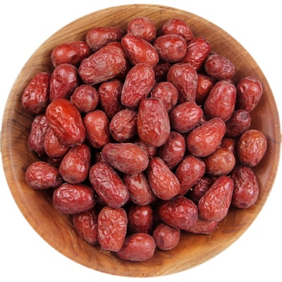 2025年新货新疆大枣树上挂干骏枣