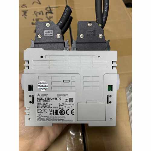询价下单三菱PLC FX5UC-64MT/D，原装正品，成色漂亮！功