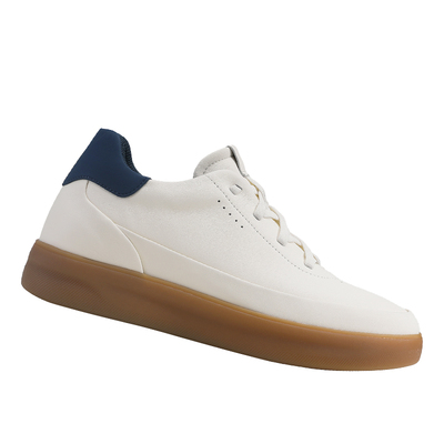 德赛6公分轻便软底增高休闲板鞋