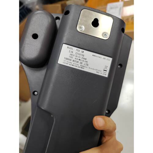 马哈机器人示教器型号kcxm5110140实图拍摄