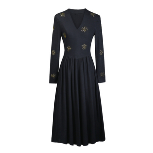 2025秋法式烫钻V领长袖a字连衣裙女黑色显瘦气质中长裙时尚晚宴风