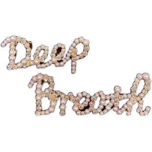 季阿玛施新颖珍珠字母两件套胸针生日礼物配大衣西装气质胸花情侣