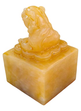 天然米黄玉虎生肖玉玺摆件中式