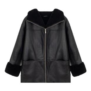 TOTEME春季新款女士中长款黑色皮草外套 银泰百货精品301574