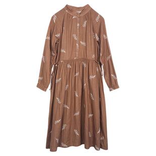 ZOLLE因为文艺复古风纯棉质感绣花翻领舒适老钱风长袖连衣裙26春