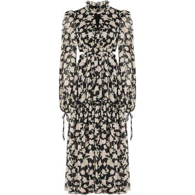 木耳边装饰，下边荷叶边设计