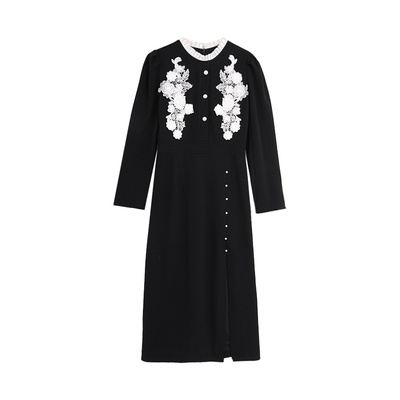 西町村屋复古气质刺绣长款连衣裙