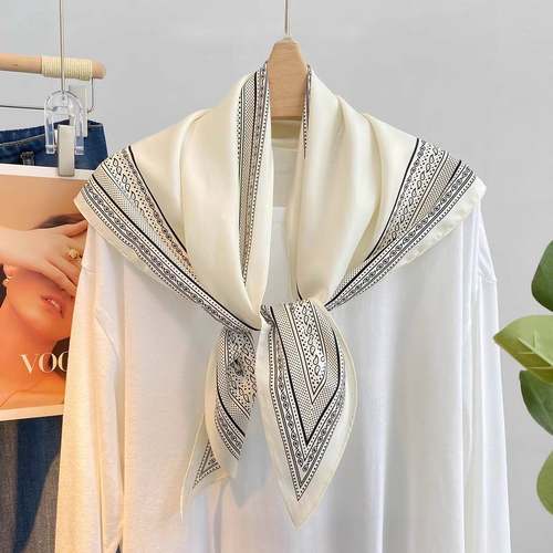 2025新款简约丝巾多功能披肩凉感三角巾百搭领巾高级感气质小围巾