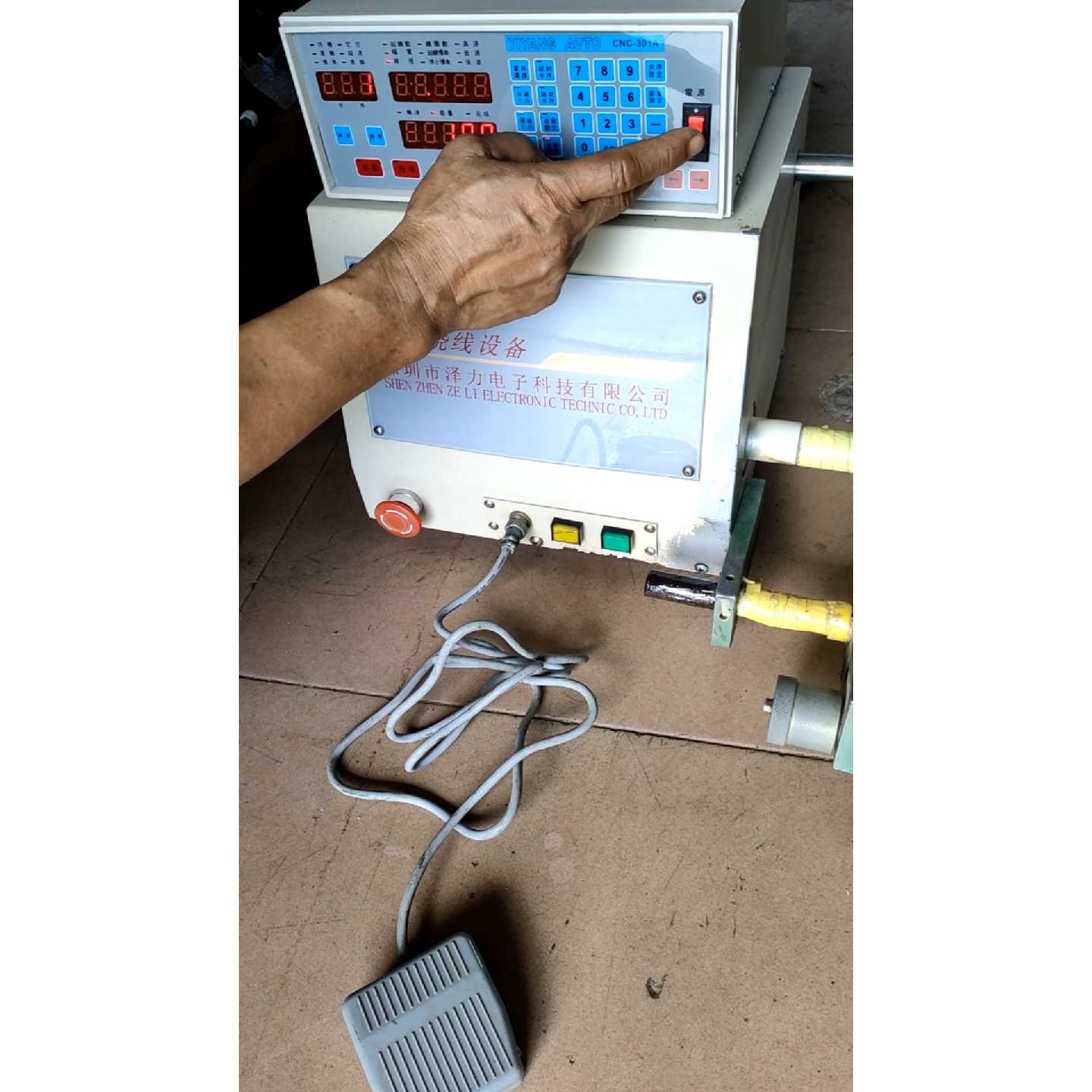 议价CNC绕线机变压器绕线机含配件线架脚踏开关电源维修图片
