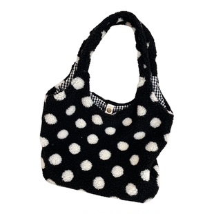 小白兔几  秋冬季2025新款可爱毛绒包女时尚简约波点水桶包背心包