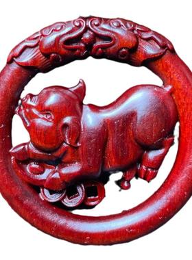 小叶紫檀猪吊坠红木猪牌项链生肖猪挂件镂空木雕猪男女檀木衣链