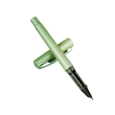 渐变色学生练字专用英雄牌钢笔