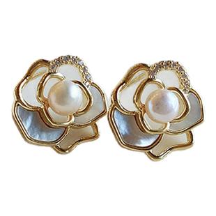 贝母山茶花珍珠耳钉纯银针女士耳环2025新款高级感独特金色耳饰品