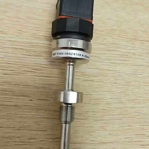 丹佛斯温度传感器 MBT5560 084Z4108 4-20
