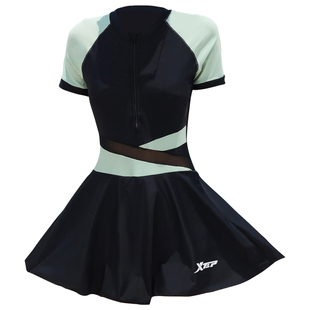 特步泳衣女士保守2026年新款时尚显瘦连体性感裙式度假海边游泳衣