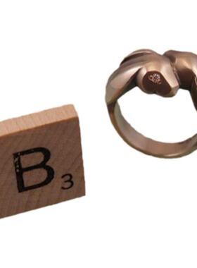 两只兔子白色钻石眼睛爱情戒指