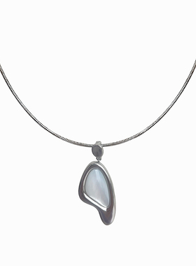 小众设计白蝶贝吊坠项圈女轻奢高级感蛇骨链软项圈时尚简约锁骨链