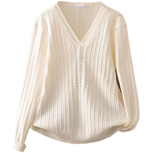 早秋大码200斤假两件显瘦毛衣上衣V领胖mm显瘦内搭打底减龄针织衫