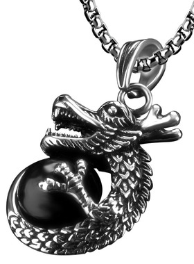 龙年饰品生肖盘龙珠吊坠个性复古项链男款潮流钛钢饰品配饰高级感