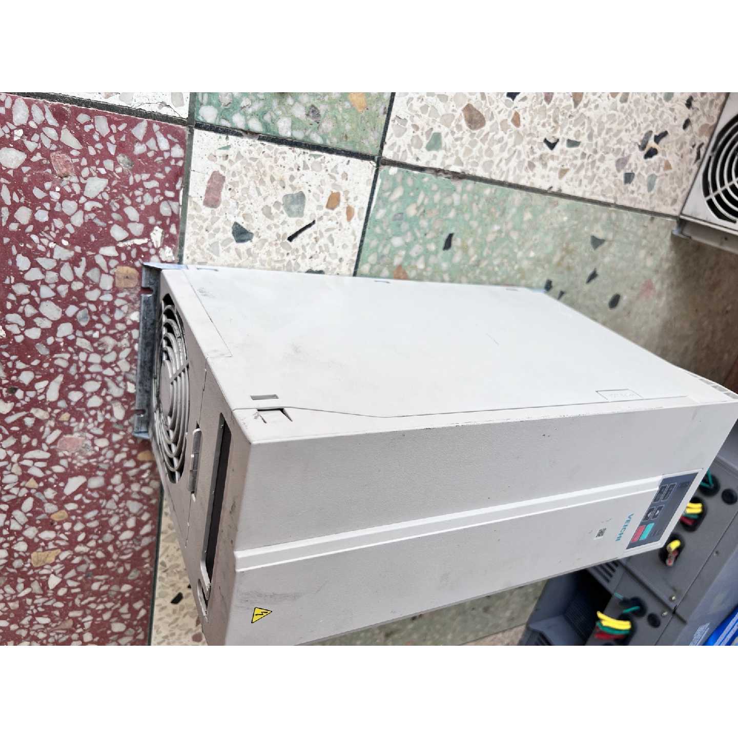 议价伟创变频器AC300T3022G030PB维修图片