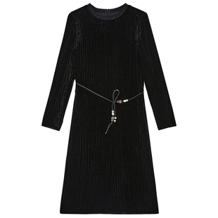 YINER音儿专选2025冬季新款法式褶艺肌理丝绒泡泡绉圆领H型连衣裙