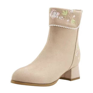 品牌鞋绣花短靴女2025秋冬季新款中粗跟软底国风配旗袍加绒靴子女