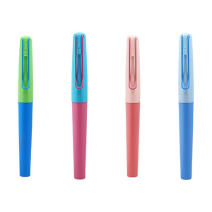 思笔乐小学生铱金钢笔顺滑不脏手