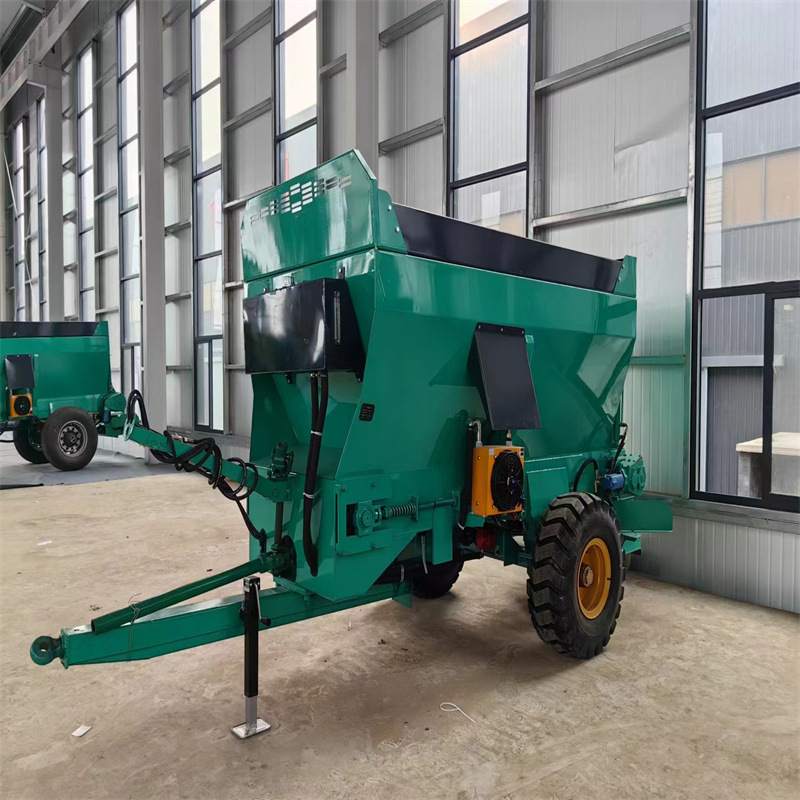 颗粒化肥省工抛撒车甩盘式撒肥车工作视频 8立方撒粪车整机尺寸