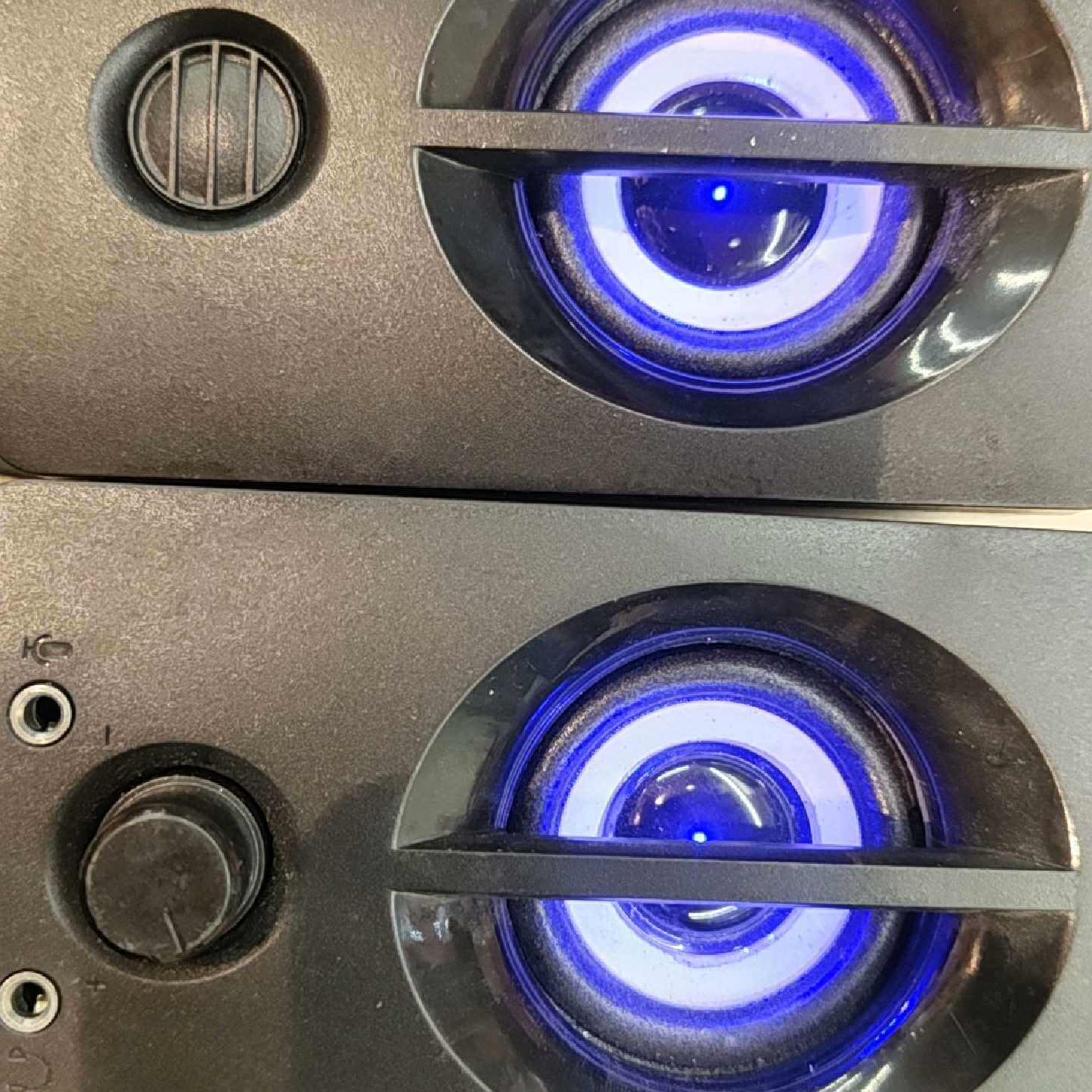 议价SP-305多媒体音箱，全新未使用，没有包装，USB供电，6
