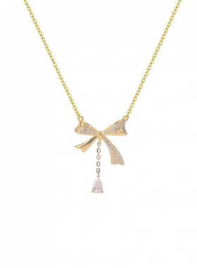 轻奢小众蝴蝶结水滴流苏钛钢项链