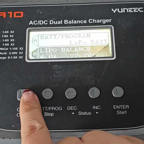 【议价】YUNEEC R10双路电池充电器，实物图片，需要联系吧，看