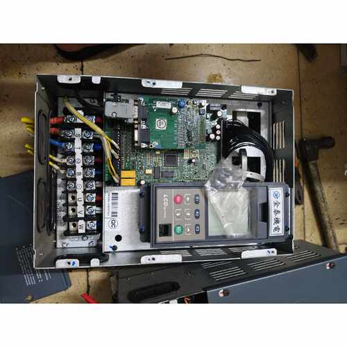 议价优利康变频器YDS8022T4S2个.22KW3维修