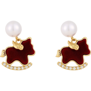 红色小马珍珠本命年耳环女2026新款爆款高级感轻奢耳钉巨好看耳饰