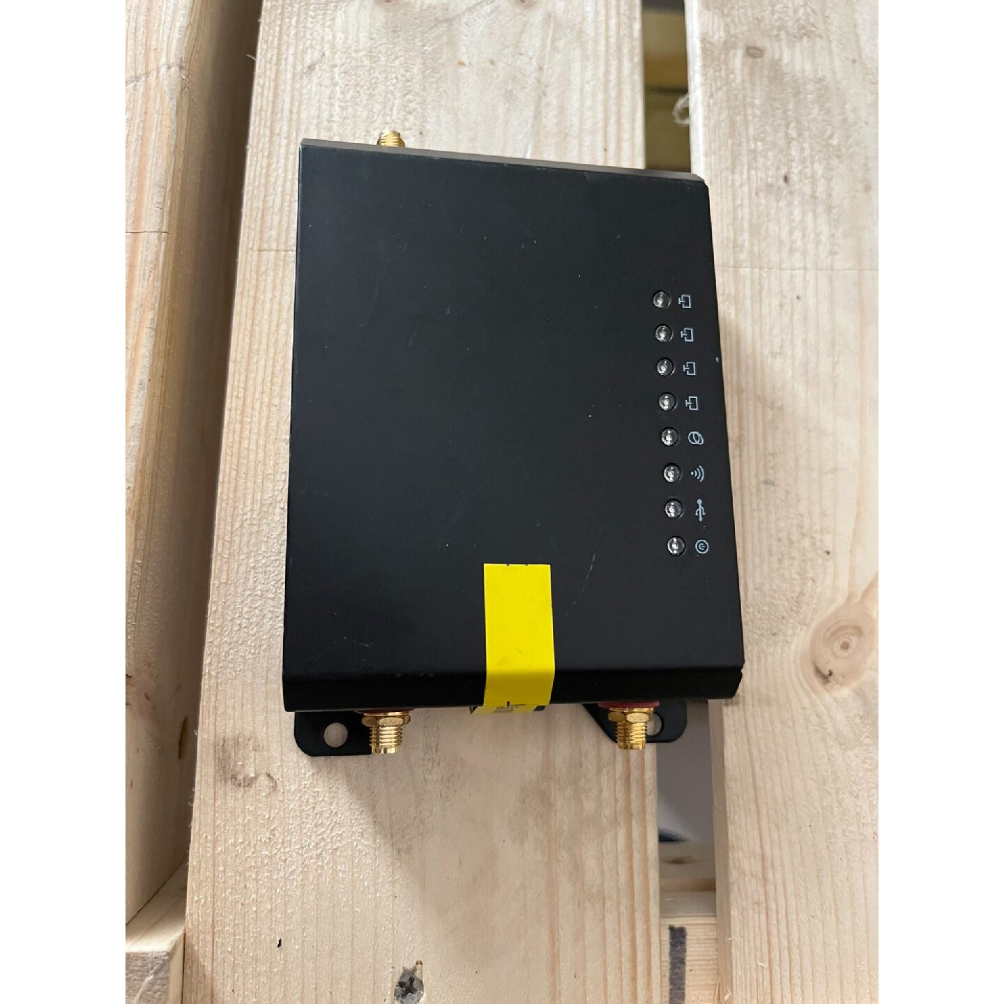 【议价-可维修】srwe826Q7XQ 工业插卡4G路由器 用到拍 /二手均有