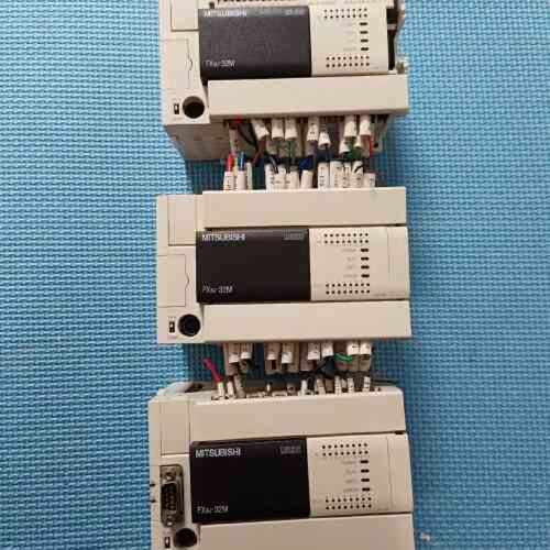 议价PLC，型号FX3U-32MR/ES-A和FX3U-
