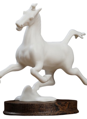 蔡国海大师作品《马踏飞燕》