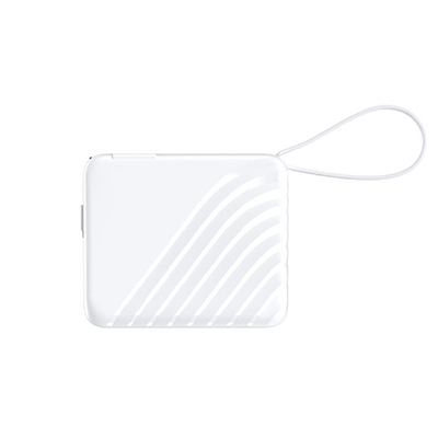 超级马自带AC插头快充充电宝