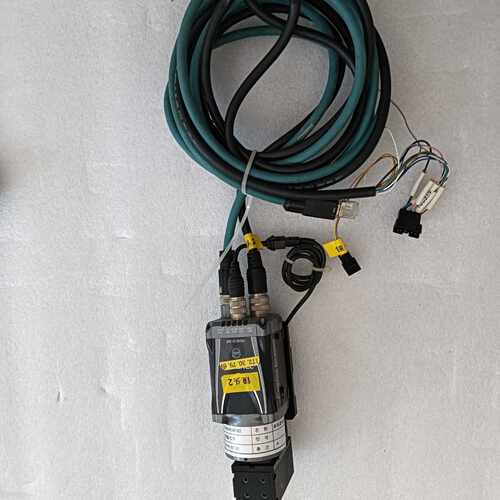 询基恩士传感器SR-D100H，CA-DXR3一套，含线，需要
