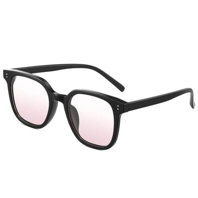 腮红眼镜女近视可配有度数