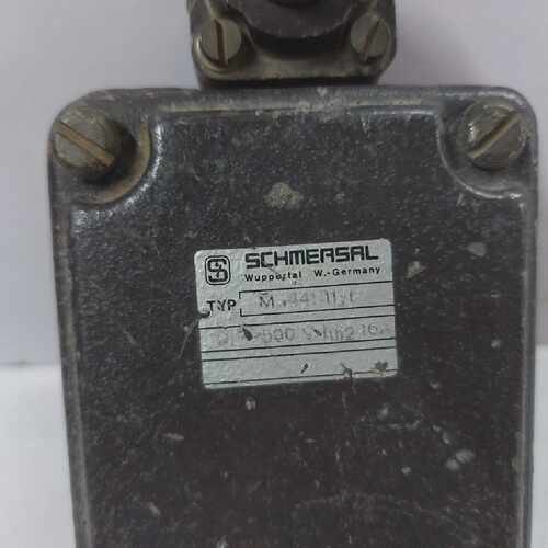 SCHMERSAL M.441-11yt Limit Switch Ui-500V lth2 16A
