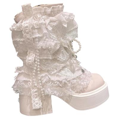 珍珠蕾丝花边漆皮白色短靴